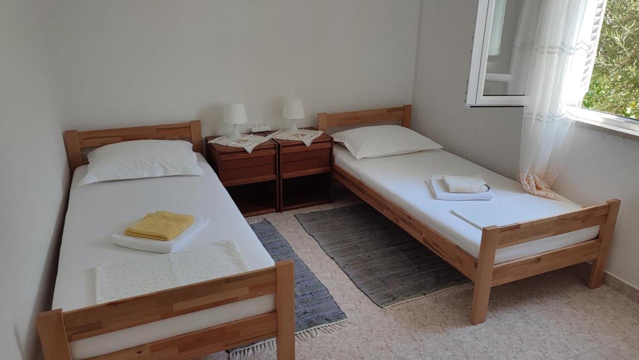 Apartmani Vinko โบล ภายนอก รูปภาพ