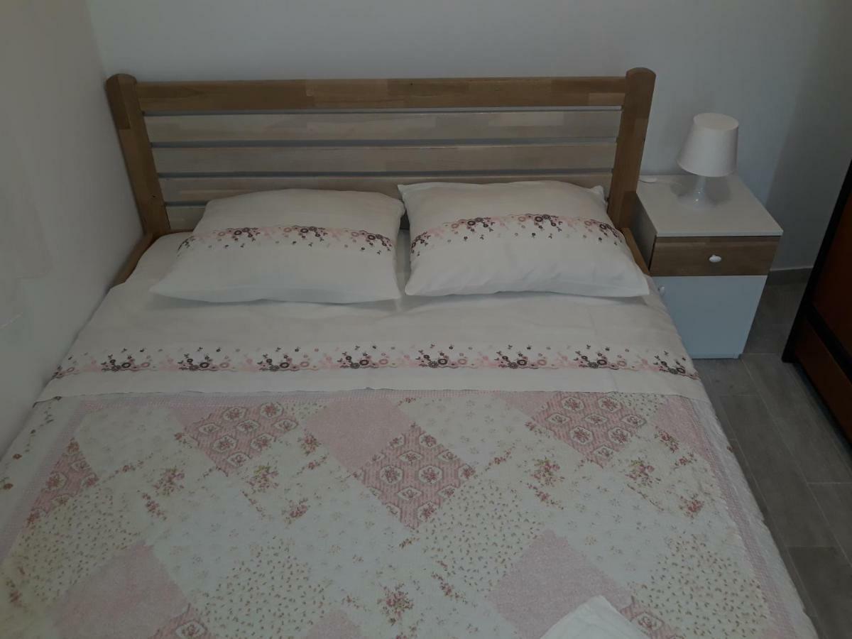Apartmani Vinko โบล ภายนอก รูปภาพ
