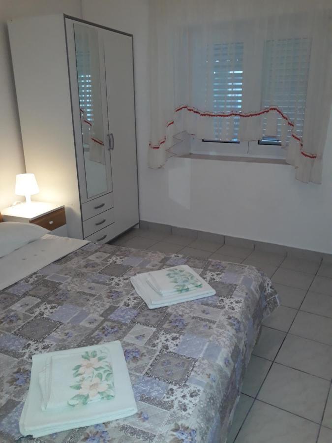 Apartmani Vinko โบล ภายนอก รูปภาพ